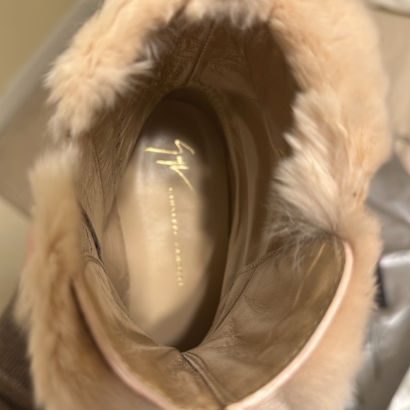 BRAND NEW!! Giuseppe Zanotti - Hilary Fur Boots US 8 | IT 38 (NIB) - Picture 10 of 10